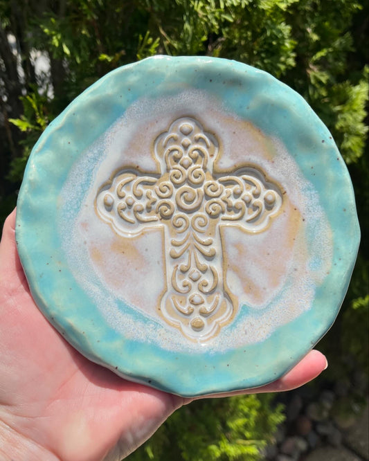 Small round cross dish